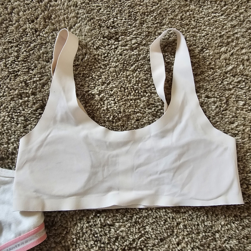 Hanes girls bras - Picture 3 of 6
